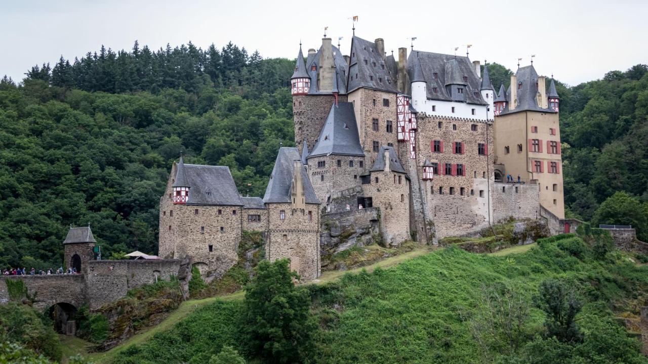 Hinter Burg, Haus Mit Garten Mayen Luaran gambar
